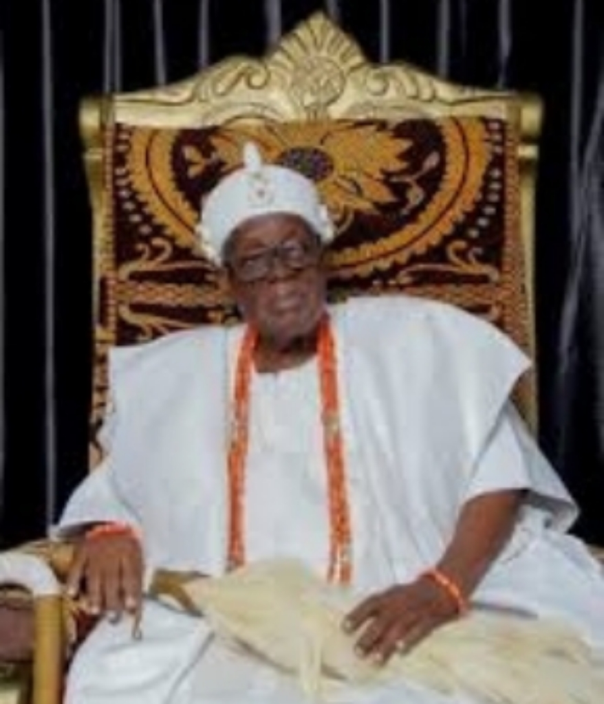 Agbaje Congratulates Oba Olakulehin on Coronation as 43rd Olubadan