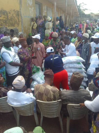 Hon Gbolagade Distributes Welfare Support, Reaffirming Commitment to APC Members in Oluyole Federal Constituency 
