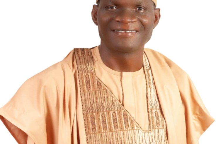 Christmas: Hon Shola Olatunbosun Sends Christmas Greetings to Egbeda, Ona Ara Residents, Calls for Love and Compassion.