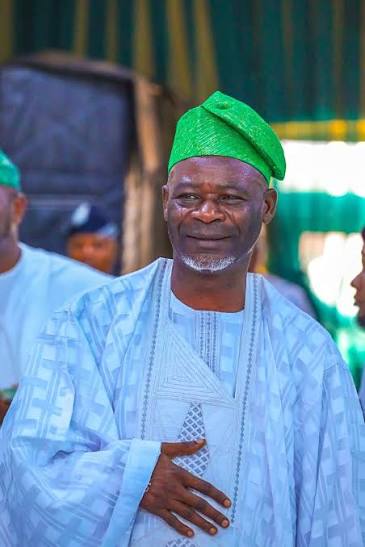 Barr Akeem Agbaje Felicitates Alhaji Mojeed Olaoya on His Birthday