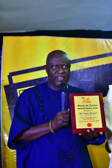 ‎Barr Akeem Agbaje Congratulates Mayor Isaac Brown on City People Special Recognition Award
